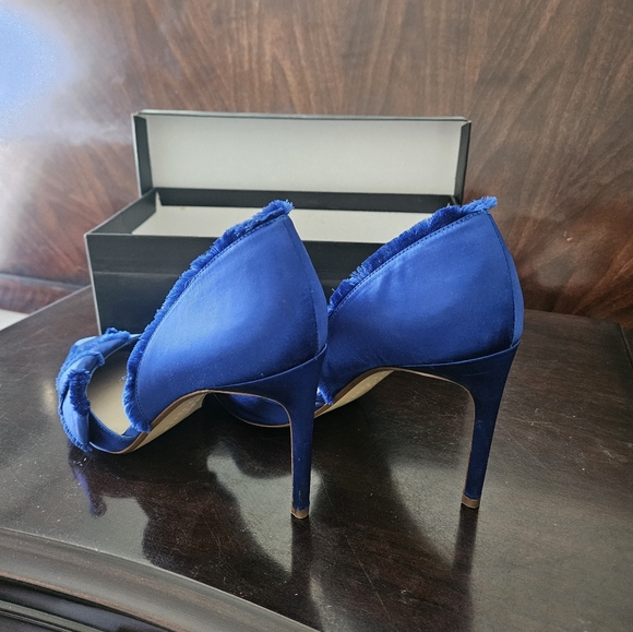 Lord & Taylor Vale pump in Saffire blue size 9 - Picture 2 of 5